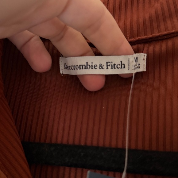 ✨Abercrombie & Fitch Rust Ribbed Bodysuit —Long Sleeve Zip Mock Neck Medium NWT✨ - Picture 3 of 7